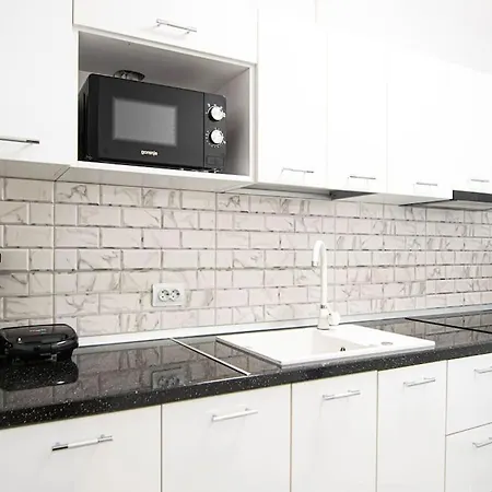 Old City Apartment With Fountain& City Views 2 Balconeys Βουκουρέστι