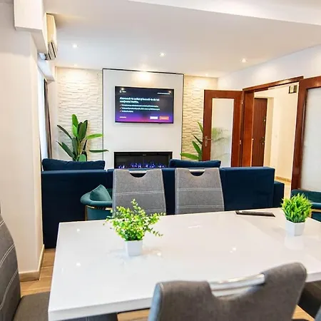 Old City Apartment With Fountain& City Views 2 Balconeys Διαμέρισμα Βουκουρέστι
