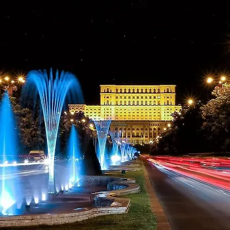Old City Apartment With Fountain& City Views 2 Balconeys Διαμέρισμα