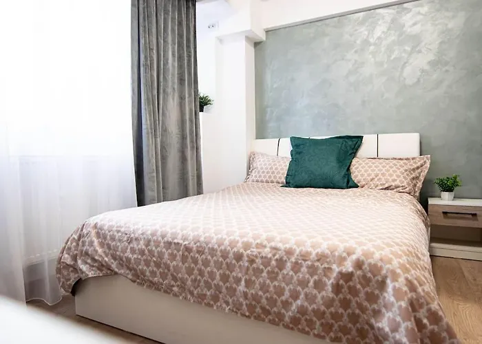 Daire Ultra Luxury 3br 2bath & Amazing Views Bükreş