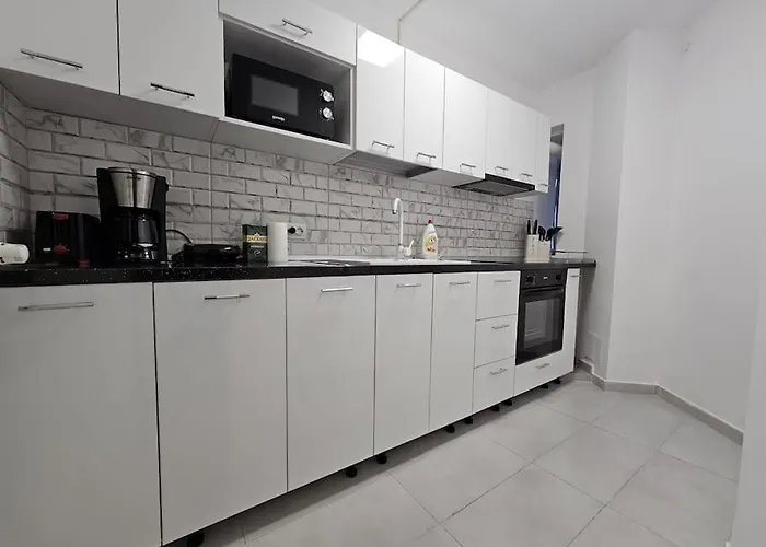 Ultra Luxury 3br 2bath & Amazing Views *